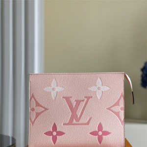 루이비통 Louis Vuitton M80504 바이 더 폴 포쉐트 토일렛 파우치