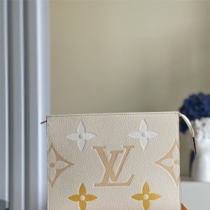 루이비통 Louis Vuitton M80504 바이 더 폴 포쉐트 토일렛 파우치