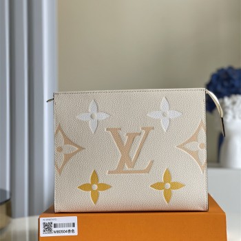 루이비통 Louis Vuitton M80504 바이 더 폴 포쉐트 토일렛 파우치