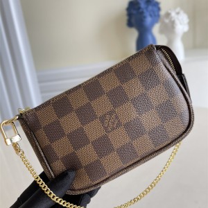루이비통 Louis Vuitton M58010 미니 포쉐트 악세수아 