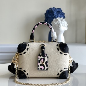 루이비통 Louis Vuitton M58518 와일드 앳 하트 쁘띠뜨 말 수플