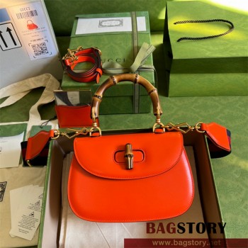 구찌 GUCCI 675797 뱀부 스몰 탑 핸들백