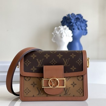 루이비통 Louis Vuitton 미니 도핀 숄더백 20CM  M44580