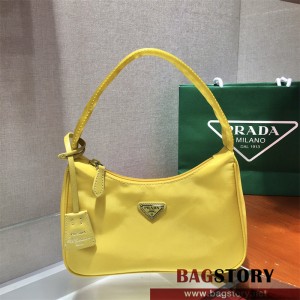 프라다 리에디션 나일론 호보백 블랙 1NE515