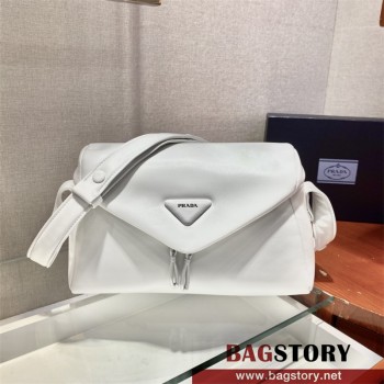 프라다 나파 가죽 패딩 프라다 시뇨백 1BC165