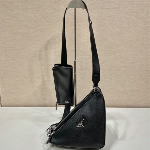프라다 트라이앵글 레더 파우치백 크로스백 2VE157