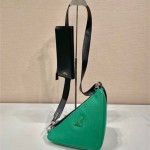 프라다 트라이앵글 레더 파우치백 크로스백 2VE157