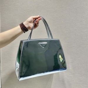 프라다 브러시드레더 토트백 1BA328