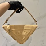 프라다 트라이앵글 레더 파우치백1NQ043