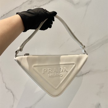 프라다 트라이앵글 레더 파우치백1NQ043