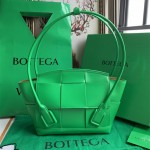 보테가베네타 아르코 토트백 Arco 33