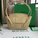 보테가베네타 아르코 토트백 Arco 33