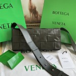 보테가베네타 카스트백 크로스백 70136