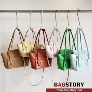 보테가 베네타 여성 아르코 토트백 