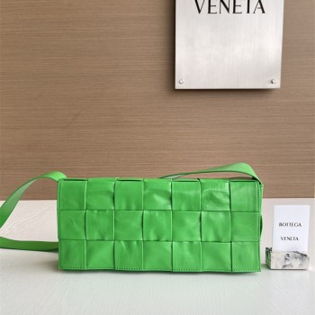 보테가베네타 카세트백 70136