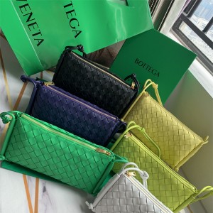 보테가베네타 인트레치아토 스트랩 파우치백 701025