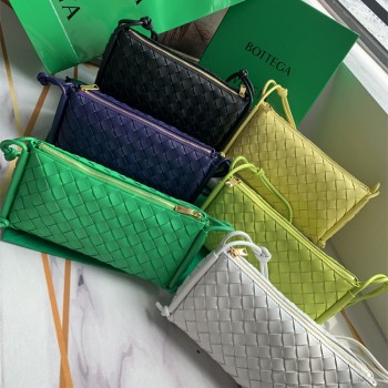 보테가베네타 인트레치아토 스트랩 파우치백 701025