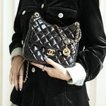 샤넬 CHANEL 23C 포켓 체인 호보백 미디움