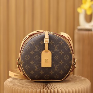 루이비통 Louis Vuitton  부아뜨 샤포 수플 MM 모노그램 M45647