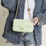 샤넬 CHANEL 골드볼 램스킨 클래식백 20CM