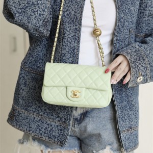 샤넬 CHANEL 골드볼 램스킨 클래식백 20CM