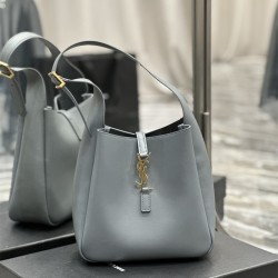 입생로랑 YSL 713938 스몰 호보백
