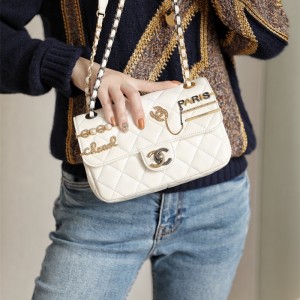 샤넬 CHANEL 램스킨 클래식백 22cm