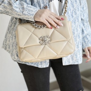 샤넬 CHANEL 19플랩백 26cm 스몰 숄더백 AS1162 B02875