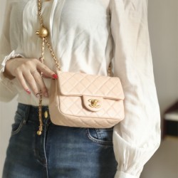 샤넬 CHANEL 골드볼 램스킨 클래식백 18CM