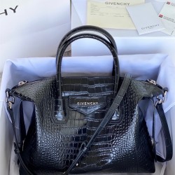 지방시 GIVENCHY 안티고나