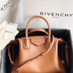 지방시 GIVENCHY 안티고나