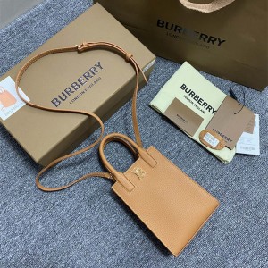 버버리 BURBERRY