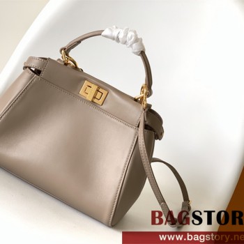 펜디 FENDI 피카부백  23CM