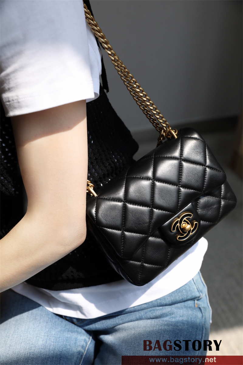 샤넬 CHANEL  램스킨 클래식백 18CM