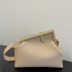 펜디 FENDI  퍼스트백  32CM