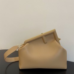 펜디 FENDI  퍼스트백  32CM