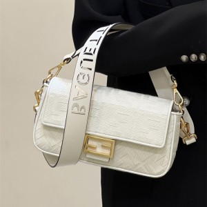 펜디 FENDI 바게트백 27CM