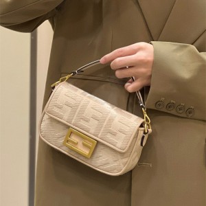 펜디 FENDI 바게트백 19CM