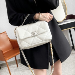 샤넬 CHANEL 19플랩백 26cm 스몰 숄더백 AS1162 B02875