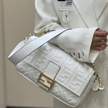 펜디 FENDI 바게트백 32cm