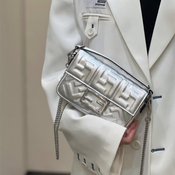 펜디 FENDI 바게트백 19CM