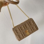 버버리 BURBERRY