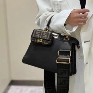 펜디 FENDI 피카부백 27CM