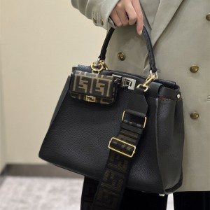 펜디 FENDI 피카부백 33CM