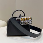 펜디 FENDI 피카부백  23CM