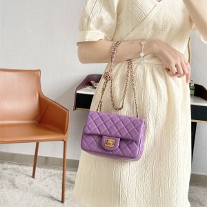 샤넬 CHANEL 골드볼 램스킨 클래식백 18CM