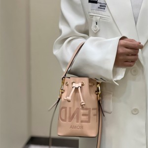 펜디 FENDI 몬트레조 미니 버킷백 18CM