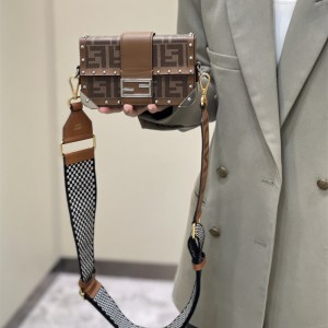 펜디 FENDI 바게트백 19CM