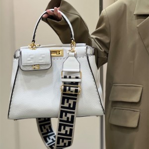 펜디 FENDI 피카부백 33CM