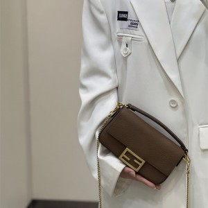 펜디 FENDI 바게트백 19CM